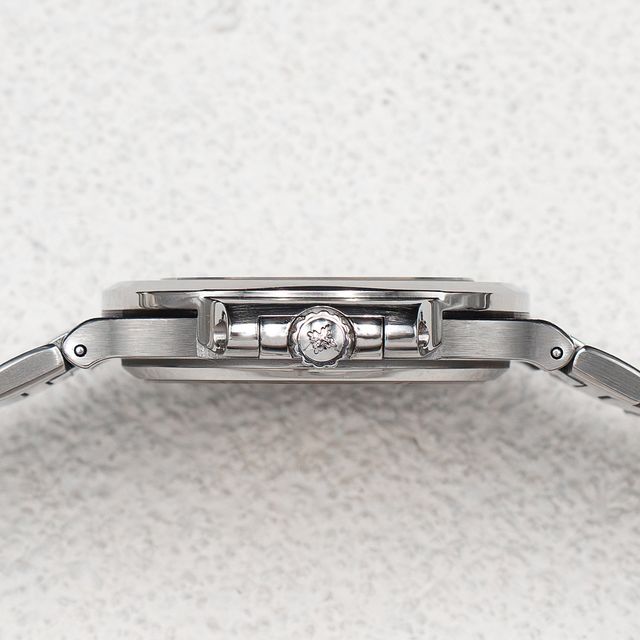 Patek Philippe Nautilus 5800/1A-001 Image 6